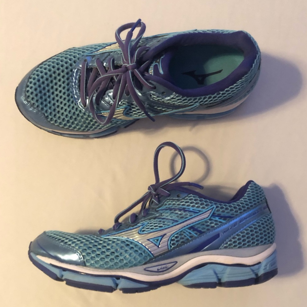 Mizuno women’s wave enigma 5 running shoes size 8